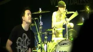 Blink-182 - The Rock Show (Live @ Lucca Summer Festival, Piazza Napoleone, Lucca, Italy, 04-07-2012)