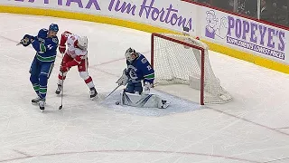 11/06/17 Condensed Game: Red Wings @ Canucks