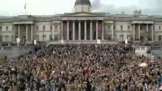 Песня 13 500 человек на Трафальгарской площади