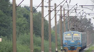 Электропоезд ЭД9М-0071/0077 поездом № 6625.