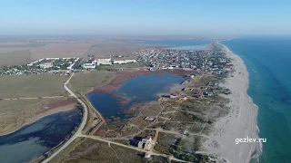 Крым, Поповка, Мирный, лучшие песчаные пляжи возле Черного моря оз. Донузлав вид с квадрокоптера.