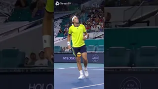 Smooth! Casper Ruud Catches Tennis Ball in His Pocket 😯