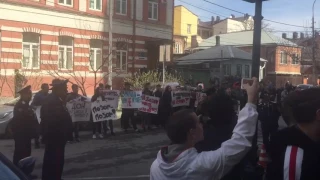 Казаки и НОД устроили митинг против штаба Навального в Ростове