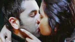 Anjaana Anjaani | Ranbir Kapoor & Priyanka Chopra Hot Kiss