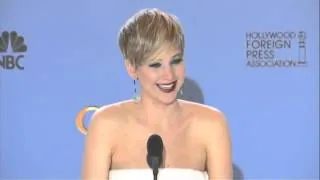 Jennifer Lawrence Golden Globe Award 2014: How do I hold it?