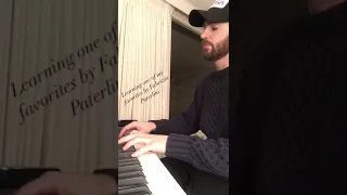 Chris Evans learning to play one of his favorite Fabrizio Paterlini songs.