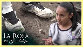 Nachito juega fútbol con sus tenis rotos | La Rosa de Guadalupe | Un ángel llamado solidaridad