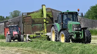 Silage 2023 - Lifting Grass with Trailed Claas Jaguar 51 and John Deere 6920S & Massey Ferguson 4255