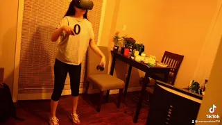 Hai phut hon TikTok trend | Beatsaber with the Oculus VR headset