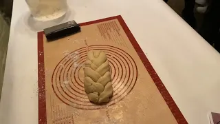 5-strand challah braiding demonstration at City Congregation