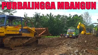 Mobil Truk Ngesot, Beko Excavator Pc 200, Alat Berat, Bekerja Garap Jembatan Wirasana-Kalikajar