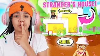 I Spent 24 HOURS In Strangers HOUSES In Adopt Me! Roblox