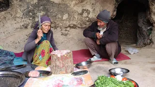 Old Lovers Live in a Cave like 2000 Years Ago | Love in Old Age | Village life in Afghanistan