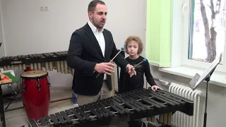 Видеоурок «Работа над гаммами, упражнениями и этюдами на ксилофоне в младших классах»