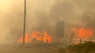 Kanadisches Dorf durch Brand zerstört