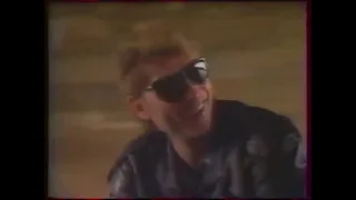 Johnny en duplex interview depuis sa loge à Bercy (15.09.1987)