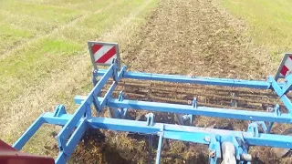 Stoppeln eingrubbern mit Lemken Grubber und IHC 956