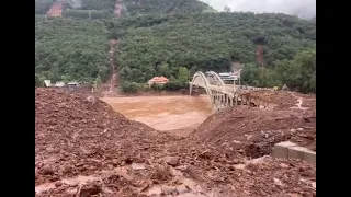 Queda de barreira bloqueia Serra das Antas entre Bento Gonçalves e Veranópolis