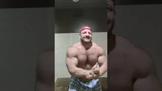 Victobandiofficial Bicep Flexing