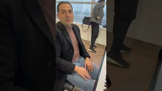 David Davidov & Mark Isakov "Доля" импровизация в Брюссельском Аэропорту