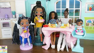 OMG Family have Breakfast in the Morning - LOL Surprise Barbie Family Morning Routine