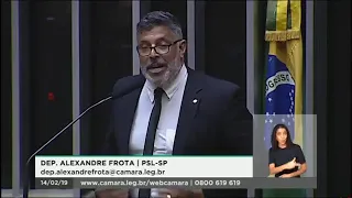 Alexandre Frota espreme laranja na tribuna da Câmara: 'A podre será esmagada'; veja