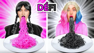 DÉFI ALIMENTAIRE ROSE VS NOIR || Aliments d'une couleur pour Mercredi Adams VS Enid, de 123 GO !