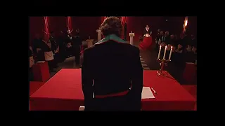 Au seuil de la loge : documentaire sur le rituel d'initiation d'un candidat en franc-maçonnerie