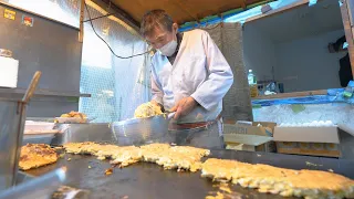 A day in the life of a nameless okonomiyaki stall in a shantytown in Japan. 西成 屋台 お好み焼き