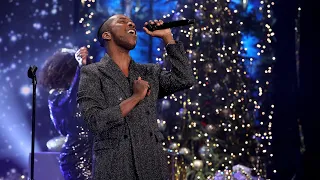 Leslie Odom Jr. Performs ‘Last Christmas’