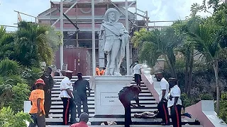 Man destroys Christopher Columbus Statue, Nassau (Oct 2021) | #BahVidArchives