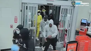 Looters steal $8,000 in prescription drugs from Manhattan CVS