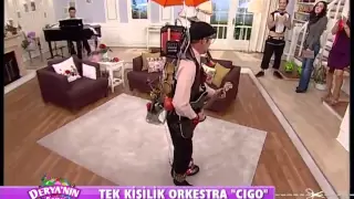 Amazing One-Man-Band Street Performer in Croatia     CIGO.mpg