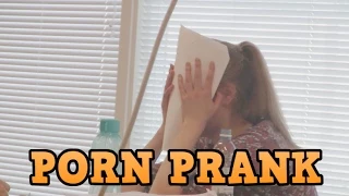 Watching Porn in the Library Prank | Pornoa kirjastossa