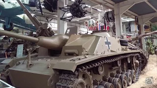 Павильоны военной техники в музее Sinsheim.