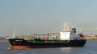 Episode 03 Thames Shipping, tankers on the Thames
