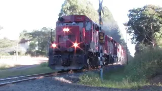Trem carregado da KLABIN com 4* de SD40 ALL passando embalado pelo  KM 452
