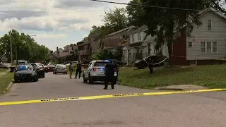 2 shot, 1 killed on Detroit's west side