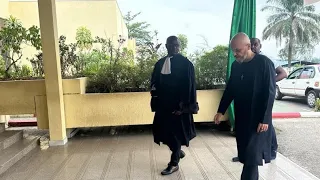 Arrivée de Brice LACCRUCHE au palais de justice de Libreville.