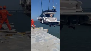 Unloading a F45 Princess Yacht. #princessyachts