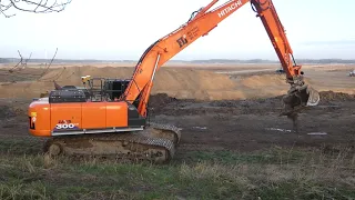 HITACHI ZAXIS 300LC LONG ARMED EXCAVATOR