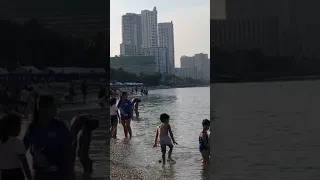 manila bay ang daming tao ang nmasyal sa dolomite beach