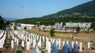 Des milliers de musulmans affluent vers Srebrenica