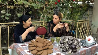 My mother-in-law and I cleaned our gardenWe prepared various delicious sweets for the tea party