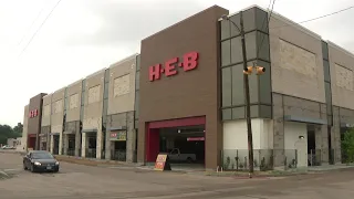 H-E-B's new multi-level store opens in Bellaire