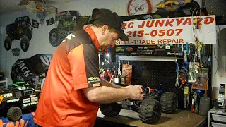 Joey changes Traxxas E-maxx receiver