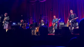 ELVIS COSTELLO Incredible Finale 5 of His Best Singles & Taking a Well Deserved Bow in Clearwater FL