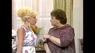 Bet Lynch argues with Betty Turpin (30 September 1985)