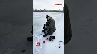 «Я пять раз проваливался»,  — рыбак в +10° вышел на лед
