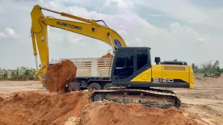 SUMITOMO SH210-6 กำลังขุดบ่อไบโอแก๊สและโหลดดินใส่รถบรรทุกดั้ม10ล้อ